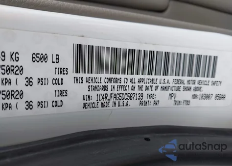 2013 Jeep Grand Cherokee Laredo z USA, uszkodzony, nr VIN 1C4RJFAG5DC587139